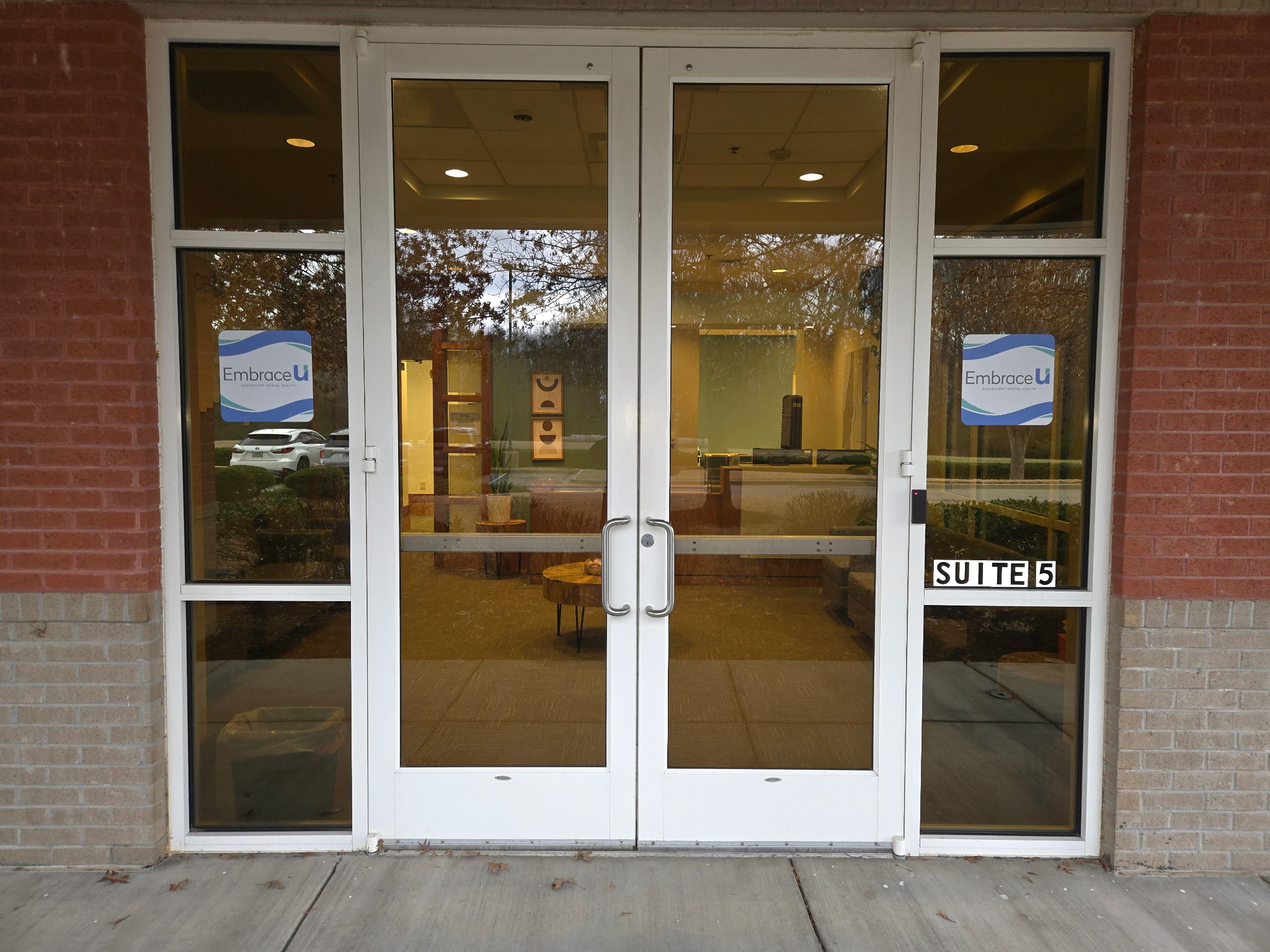 Exterior of Embrace U Collierville clinic